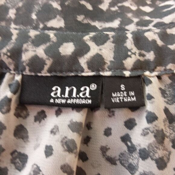a. n. a charcoal gray and off white animal print 3/4 sleeve semi sheer blouse - Picture 12 of 12